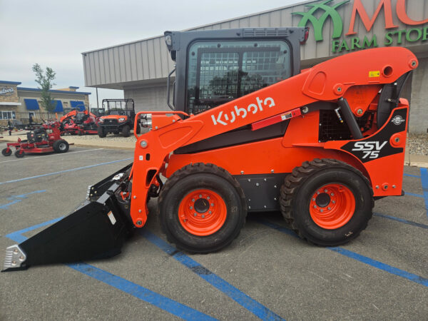 NEW KUBOTA SSV75 CLEARANCE SERIAL 41806 ONLY - Image 3