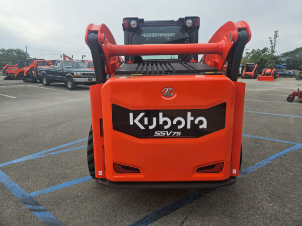 NEW KUBOTA SSV75 CLEARANCE SERIAL 41806 ONLY - Image 4