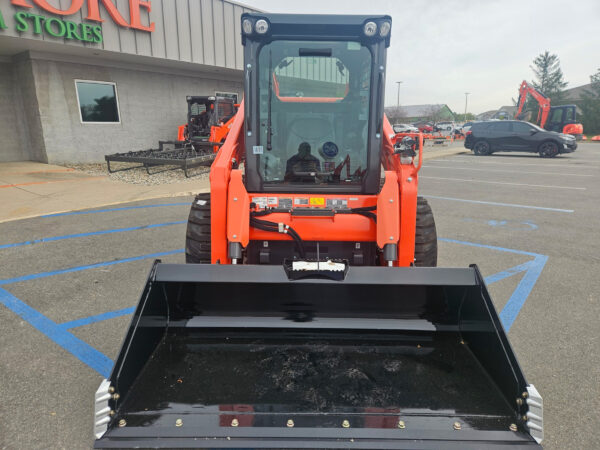 NEW KUBOTA SSV75 CLEARANCE SERIAL 41806 ONLY - Image 9