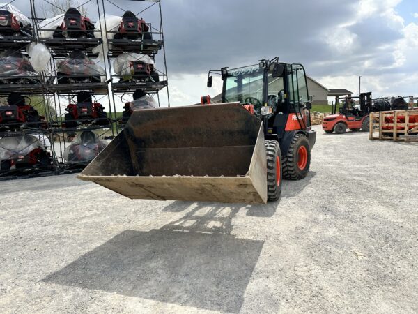 2024 R640 (FORMER DEMO) - Image 3